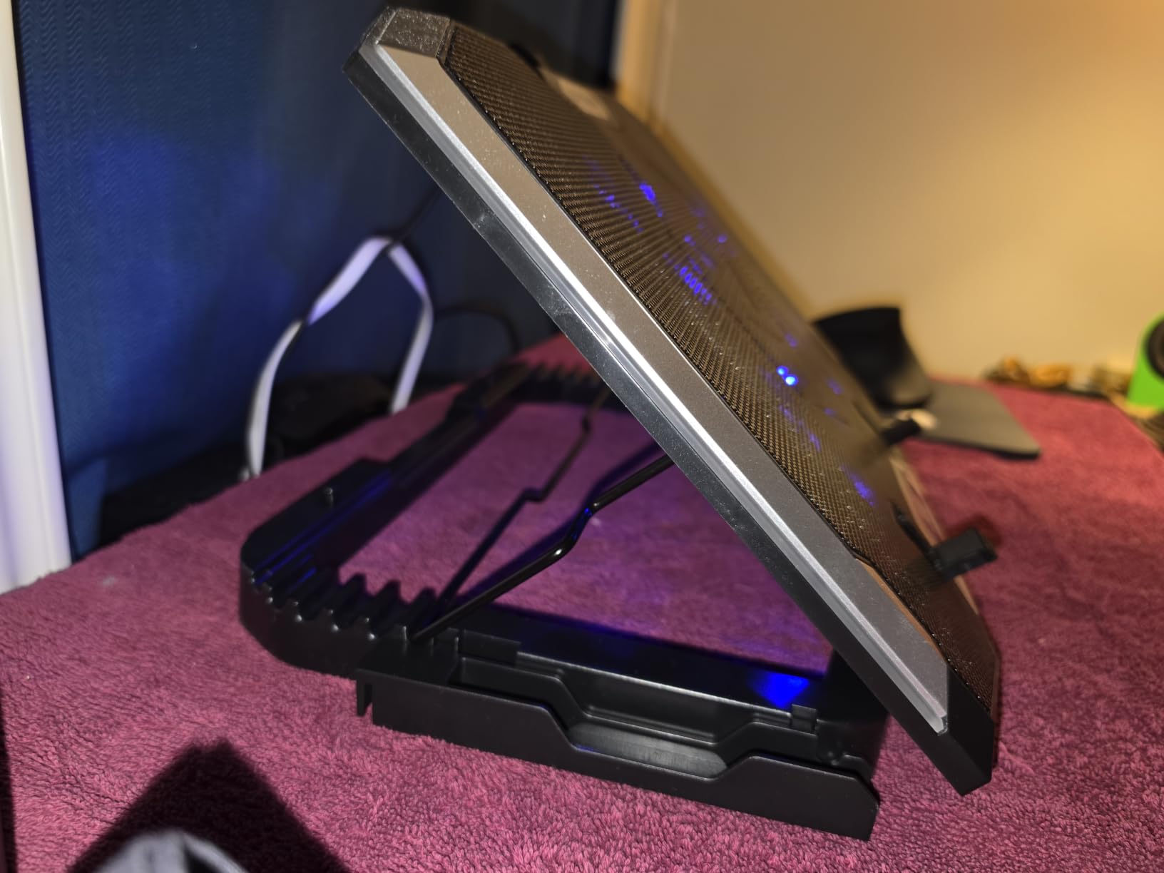 Gaming Laptop Cooling Pad with 8 Cooling Fans, Laptop Fan Cooler Pad for 15-17.3 Inch, Notebook Cooler Stand with 6 Height Adjustable, RGB Cooling Pad with Two USB Port + Phone Stand customer photo 1