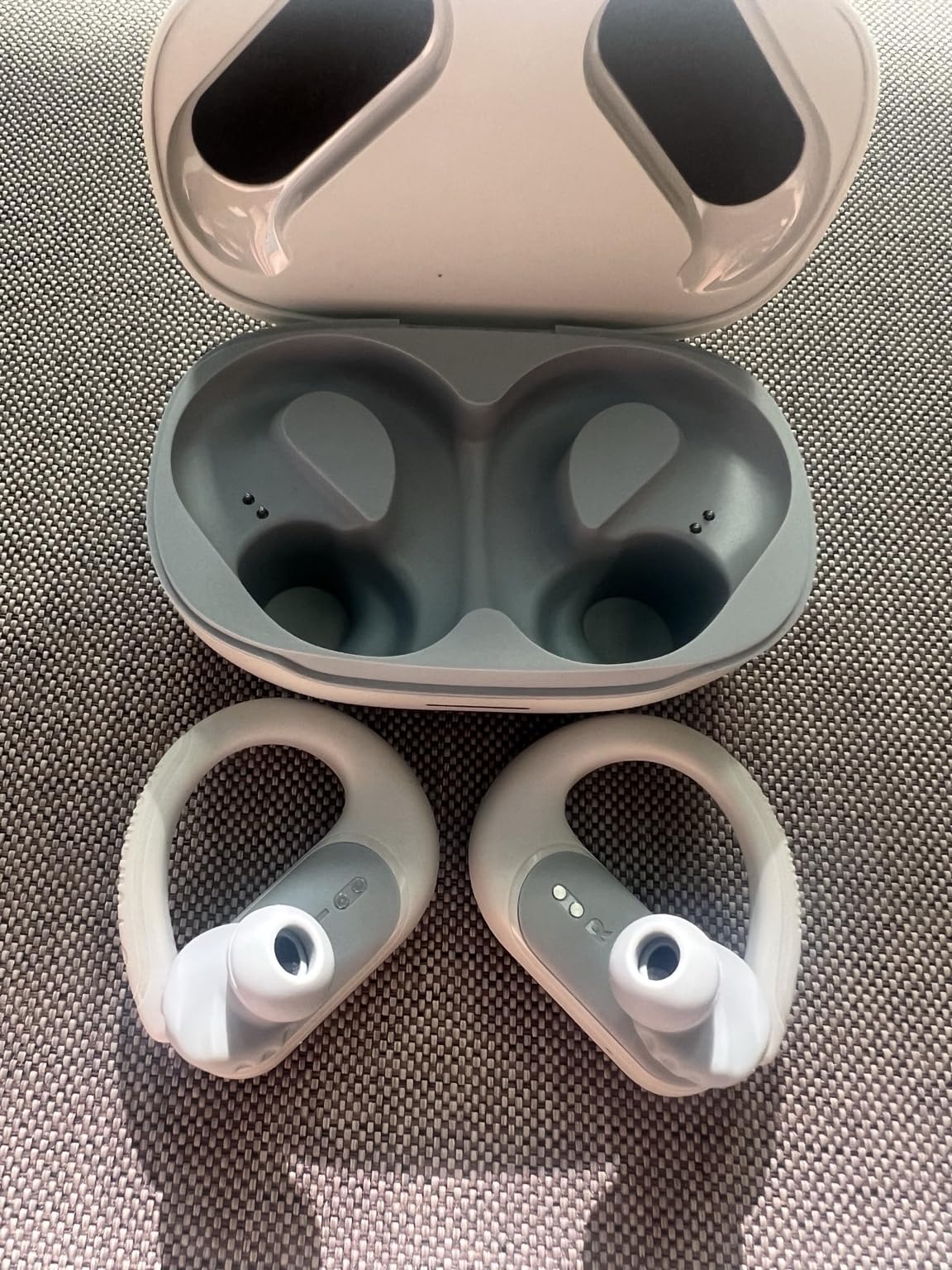 JBL Endurance Peak 3 - Dust and Water Proof (IP68) True Wireless Active Earbuds, JBL Pure Bass Sound, Up to 50 Total Hours of Playback with Speed Charge, Ambient Aware & Talk Thru (White) customer photo 2