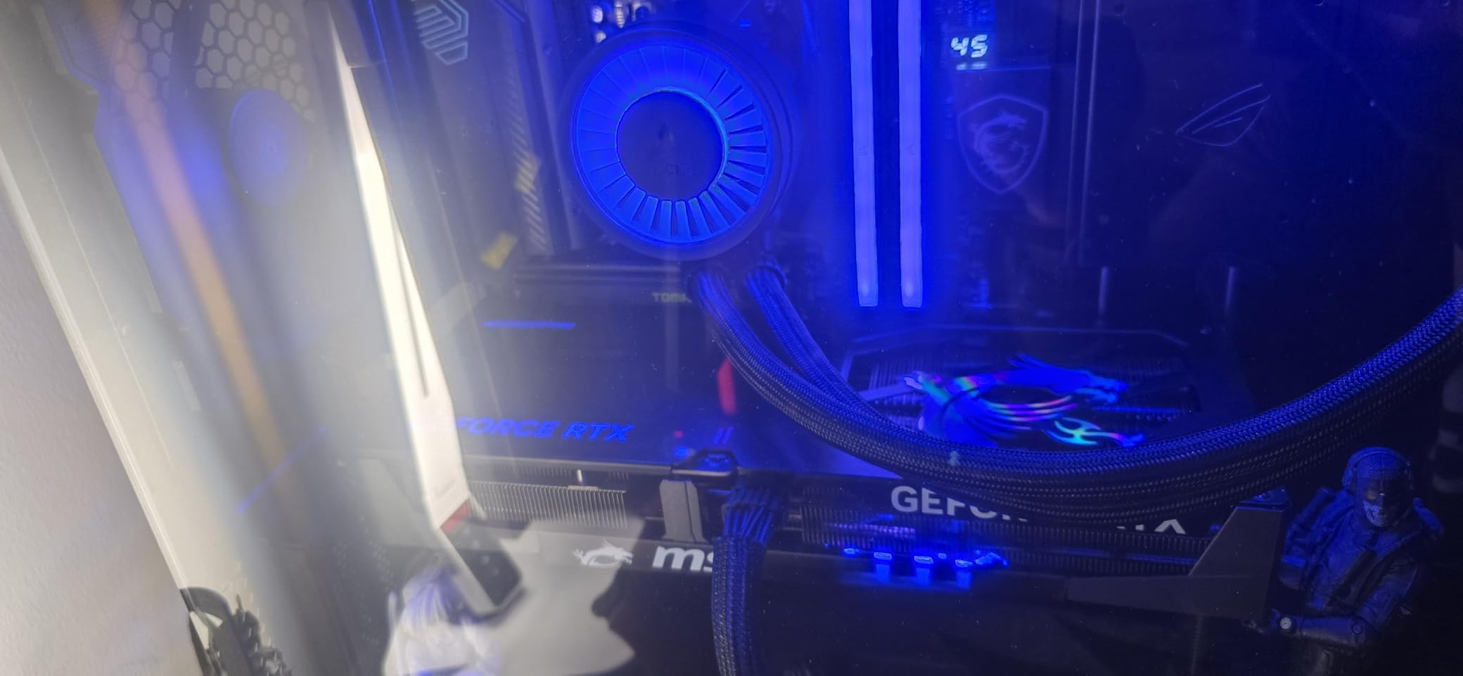 MSI GeForce RTX 5080 16G Gaming Trio OC Graphics Card - RTX 5080 GPU, 16GB GDDR7 (30Gbps/256-bit), PCIe 5.0 - TRI FROZR 4 (3 x STORMFORCE Fan), Gaming & Silent Mode, RGB - HDMI 2.1b, DisplayPort 2.1b customer photo 2