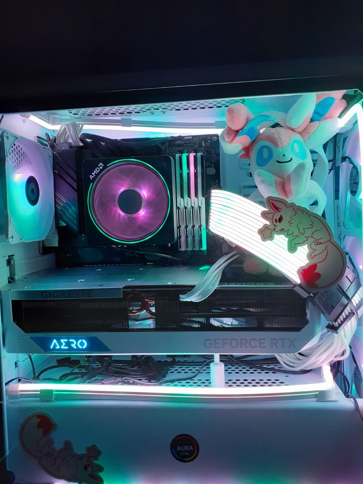 GIGABYTE GV-N4090AERO OC-24GD GeForce RTX 4090 AERO OC 24G Graphics Card, 3X WINDFORCE Fans, 24GB 384-bit GDDR6X, Video Card customer photo 1