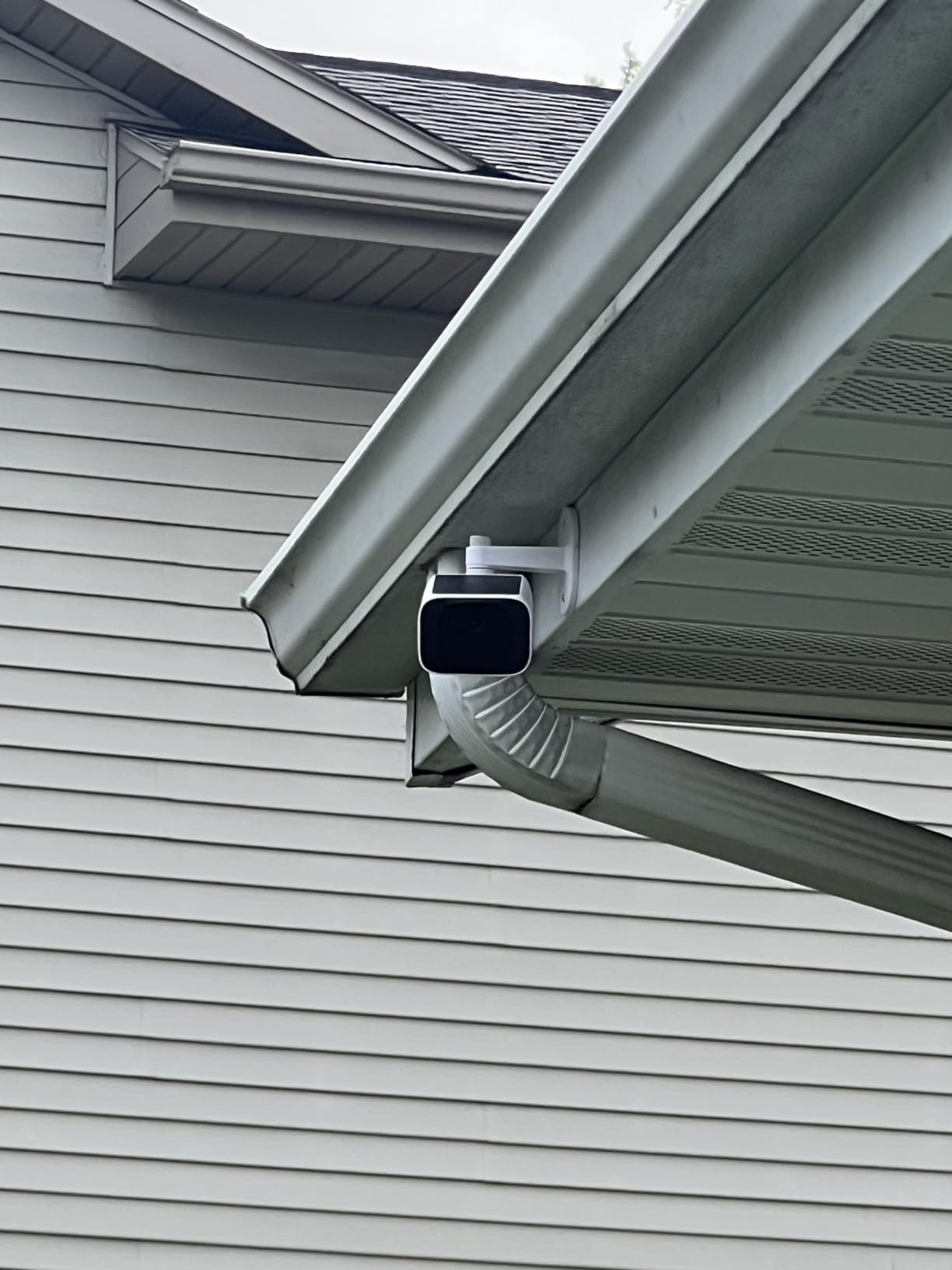 Eufy SoloCam S220, Solar Security Camera, Wireless Camera Outdoor | 2K Resolution, Continuous Power, Built-in 8GB, No Subscription, HomeBase 3 Compatible, for Outdoor Surveillance customer photo 2