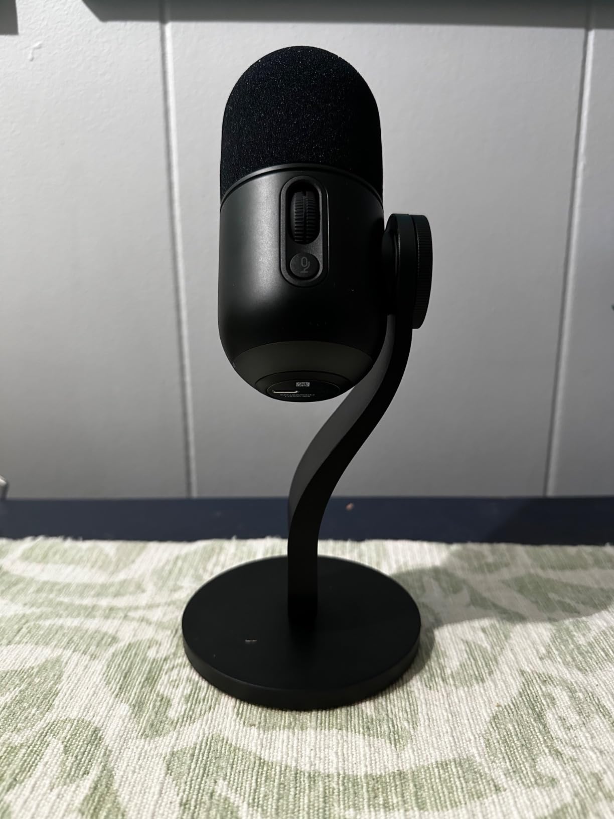 Logitech G Yeti GX Dynamic RGB Gaming Microphone with LIGHTSYNC customer photo 2