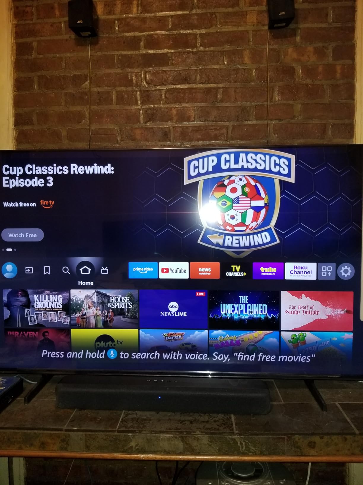 Amazon Fire TV Soundbar, 2.0 Speaker with DTS Virtual:X and Dolby Audio customer photo 1