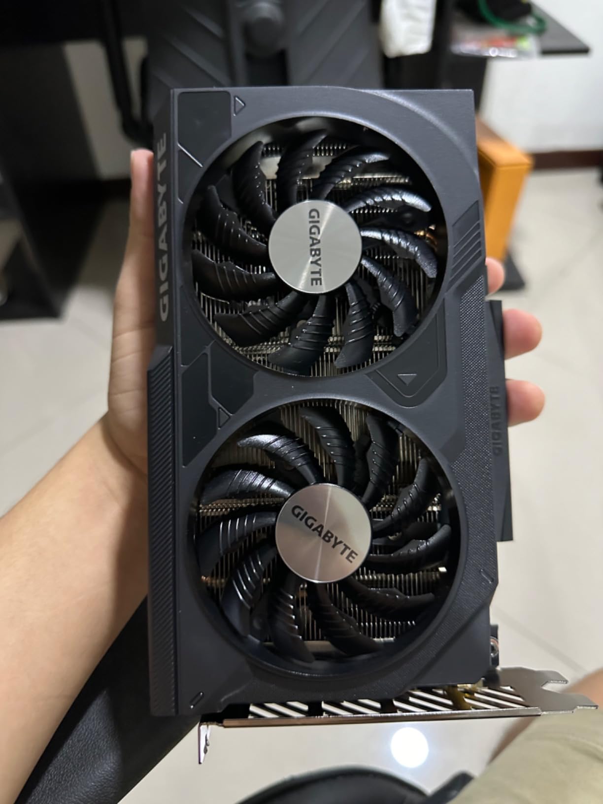 GIGABYTE GeForce RTX 4060 WINDFORCE OC 8G Graphics Card, 2X WINDFORCE Fans, 8GB 128-bit GDDR6 customer photo 1
