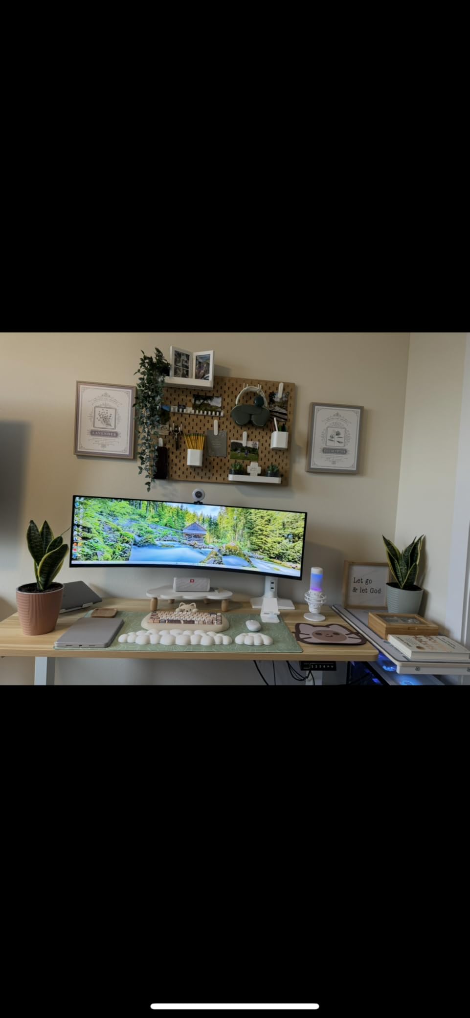 LG 45GR65DC-B Ultragear Curved Gaming Monitor 45-Inch 32:9 QHD 200Hz 1ms UltraWide Display AMD FreeSync Premium Pro VESA DisplayHDR 600 HDMI 2.1 x2 DP UBS x3 Tilt/Height/Swivel Stand - Black customer photo 1