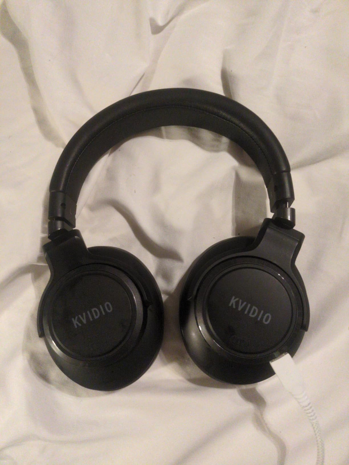 KVIDIO Hybrid Active Noise Cancelling Headphones Over Ear | Bluetooth Wireless ANC 70H Playtime, Transparency Mode, Microphone, Deep Bass, HiFi Stereo Sound for Home, Travel, Office customer photo 2