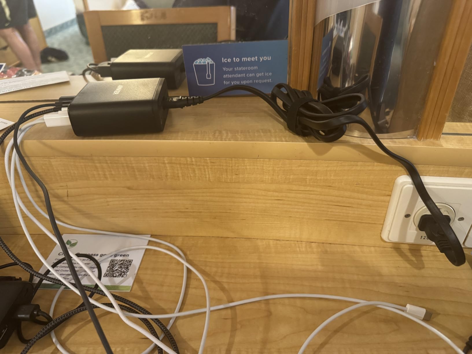 Anker Desktop Charger, Fast Charging USB C Charger with 112W Max 6-Port customer photo 1