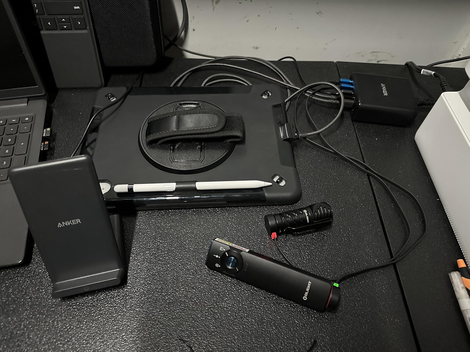 Anker Desktop Charger, Fast Charging USB C Charger with 112W Max 6-Port customer photo 2