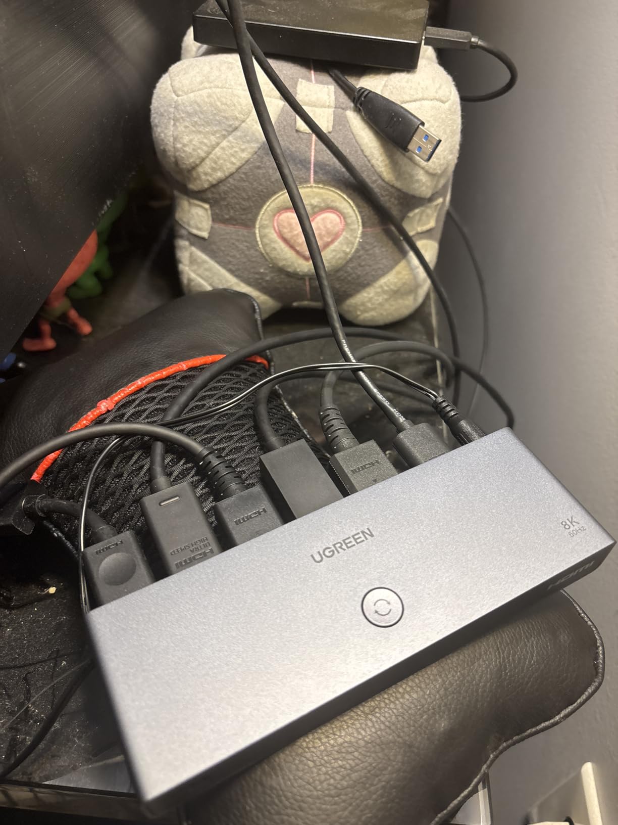 UGREEN 8K@60Hz HDMI Switch 5 in 1 Out, Aluminum, HDR10+, with Remote | 4K@240Hz, 40Gbps, VRR, CEC, Dolby, HDMI 2.1 Splitter, Compatible with PS5 Xbox Switch 2, Roku Apple TV, Fire Stick, HDCP 2.3 customer photo 2