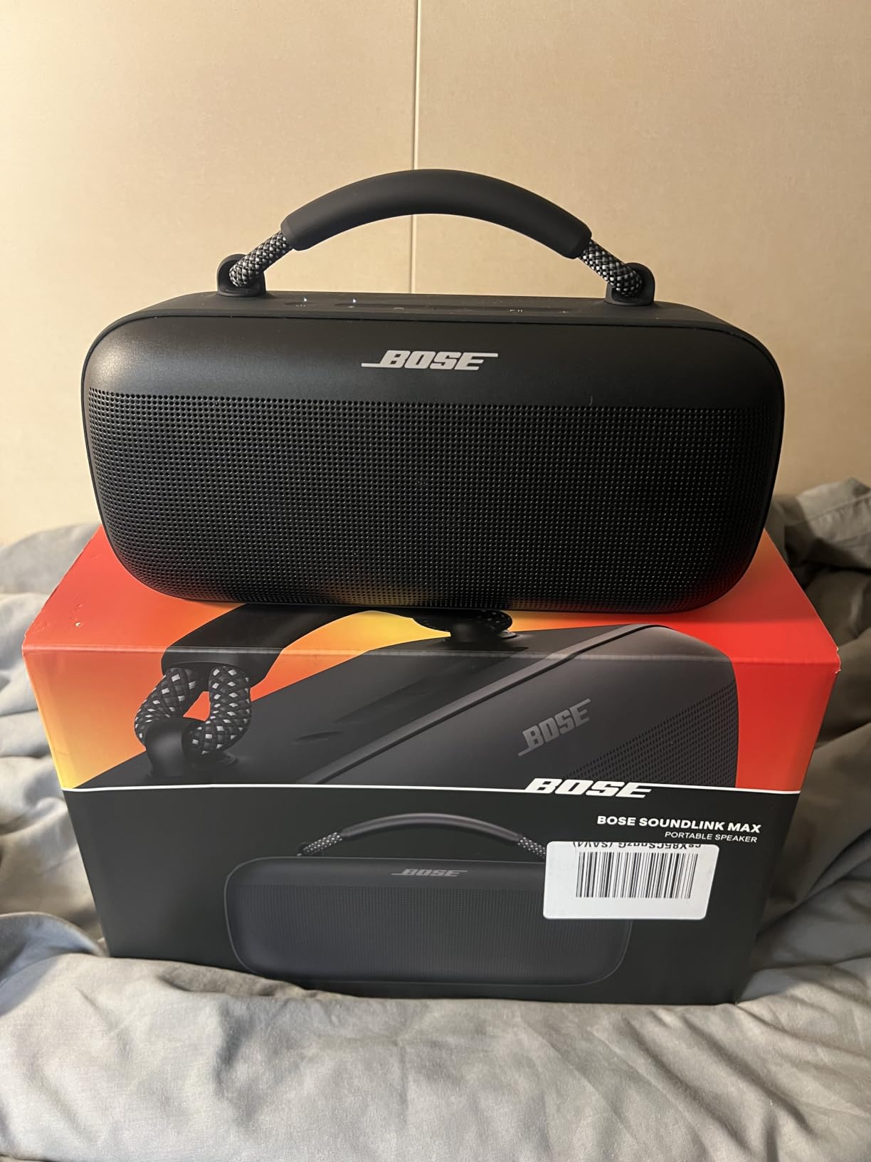 Bose SoundLink Max Bluetooth Speaker - Portable Wireless Party Speaker, IP67 Waterproof, Rope Handle, Up to 20 Hours of Playtime, USB-C, Built-in 3.5mm AUX Input, Black customer photo 2
