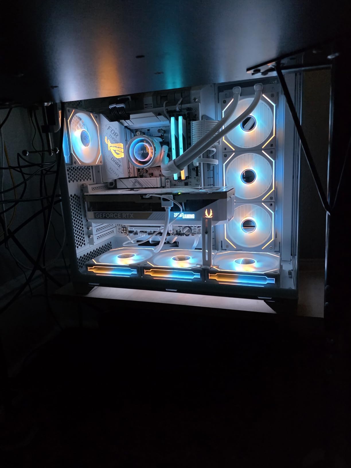 Lian Li UNI Fan SL-Infinity 140mm Reverse Blade Single Pack ARGB Daisy-Chain Infinity Mirror White customer photo 1