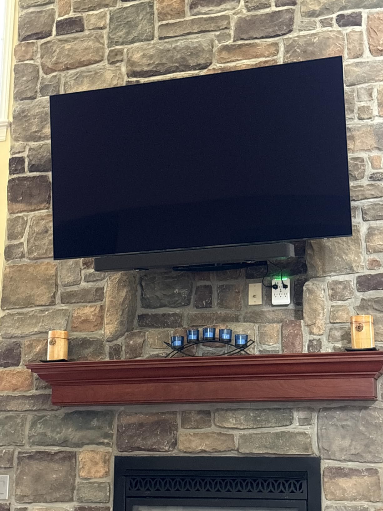 Amazon Fire TV Soundbar Plus with Subwoofer and Surround Sound Speakers, 5.1 Channel customer photo 1