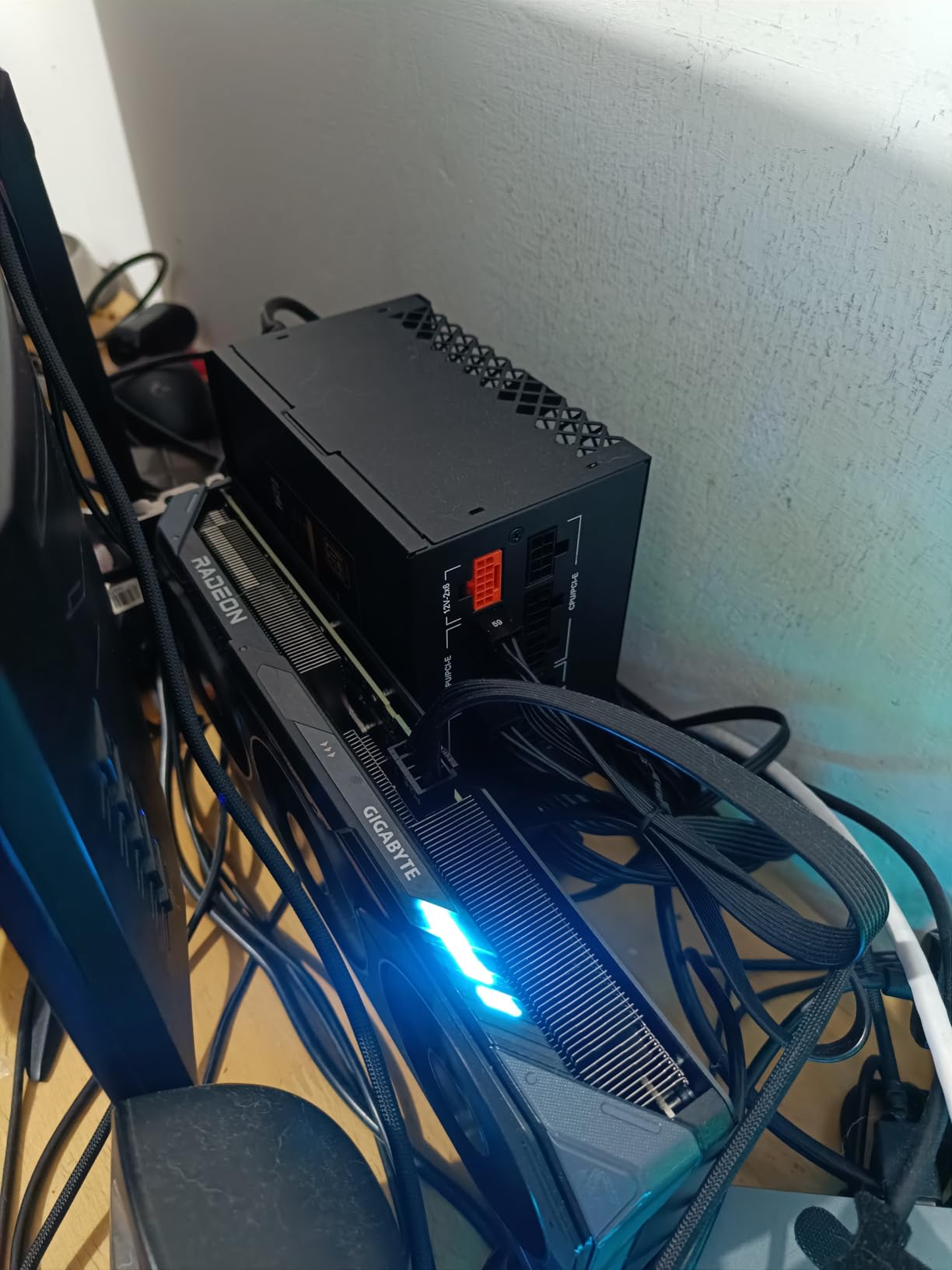External GPU Dock Station, Mini eGPU Enclosure Only Compatible with Thunderbolt 3/4,USB4 40Gbps Graphics Card Dock Compatible with NVIDIA/AMD PCIe, PD 85W, Daisy Chain, DC/ATX/SFX/Flex Support customer photo 1