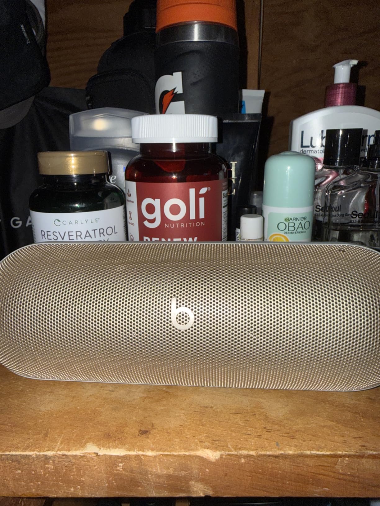 Beats Pill - Portable Bluetooth Speaker- Up to 24H Battery Life, Water Resistant, Bluetooth, Apple & Android Compatible, Seriously Loud Sound for Home, Outdoor and Travel- Champagne Gold customer photo 1
