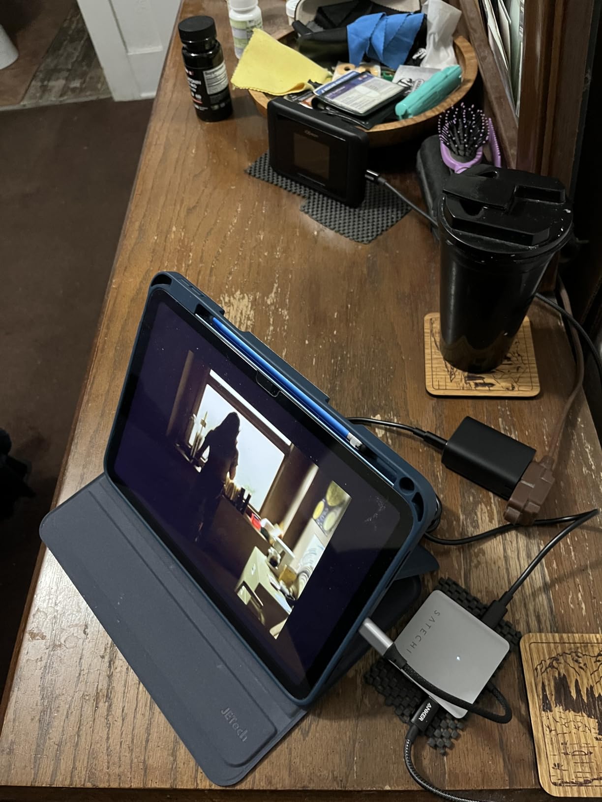 Anker Laptop Charger, 100W Foldable Type C Charger Fast Charging | For MacBook, iPhone 17 Series, and All USB C Devices, with 6FT USB-C Cable Included, Compatible with MagSafe customer photo 1