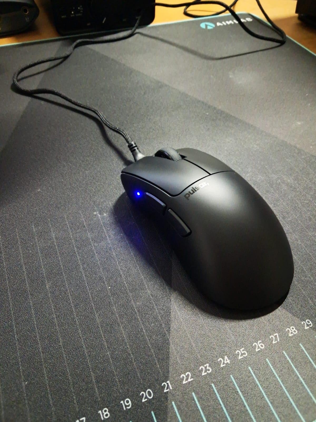 Pulsar Gaming Gears Xlite Wired Gaming Mouse, Ultra Lightweight 52g, Ergonomic, Optical Switch, 26000 DPI, Motion Sync, PAW3395 Sensor (Medium, White) customer photo 2