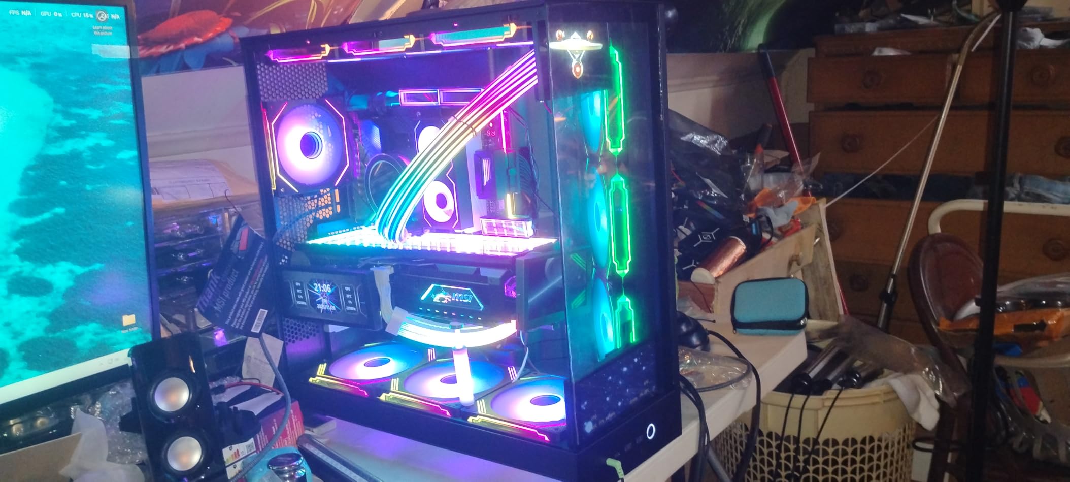 GIGABYTE X870E AORUS Master Motherboard - AMD Ryzen 9000, 16+2+2 Phases Digital VRM, up to 8200MHz DDR5 (OC), 4xPCIe 5.0 + 4xM.2, Wi-Fi 7, 5GbE LAN customer photo 1