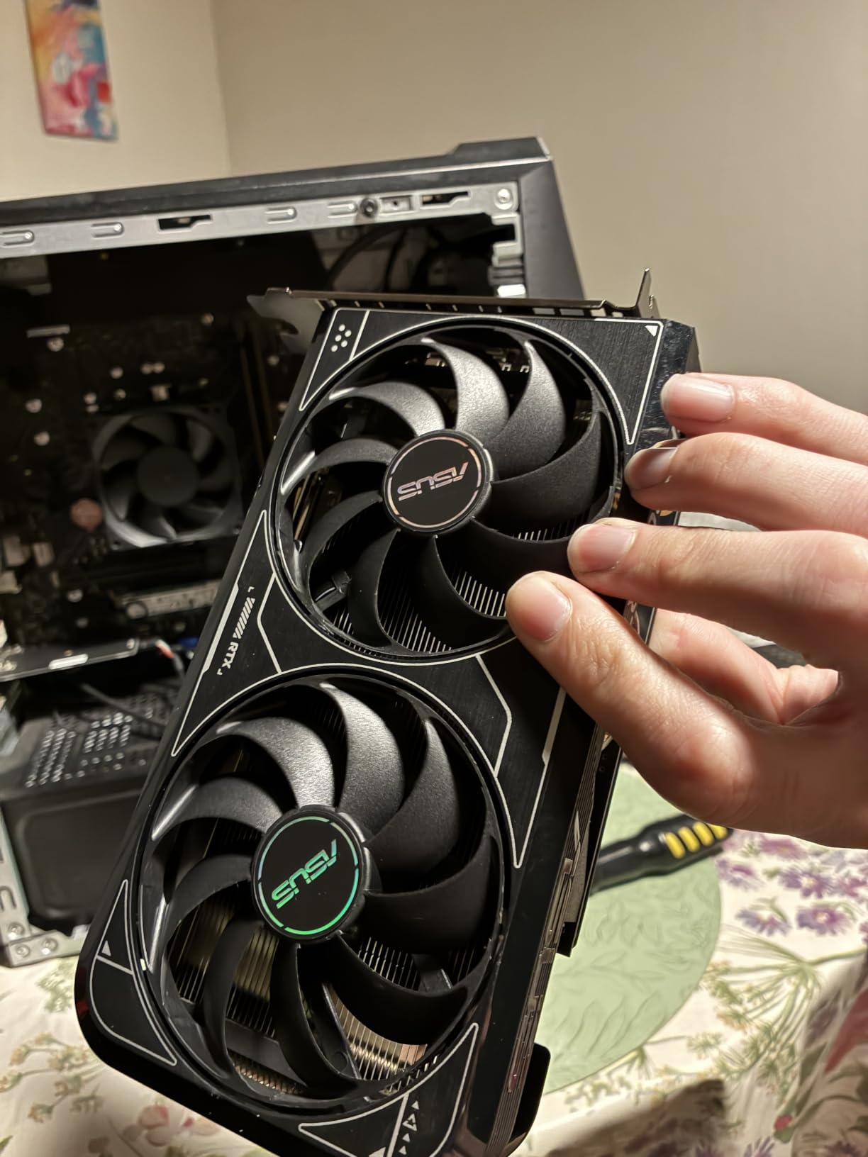 ASUS Dual GeForce RTX 4060 V2 OC Edition (PCIe 4.0, 8GB GDDR6, DLSS 3, HDMI 2.1a, DisplayPort 1.4a, 2-Slot Design, Axial-tech Fan Design, 0dB Technology, and More) (Renewed) customer photo 1