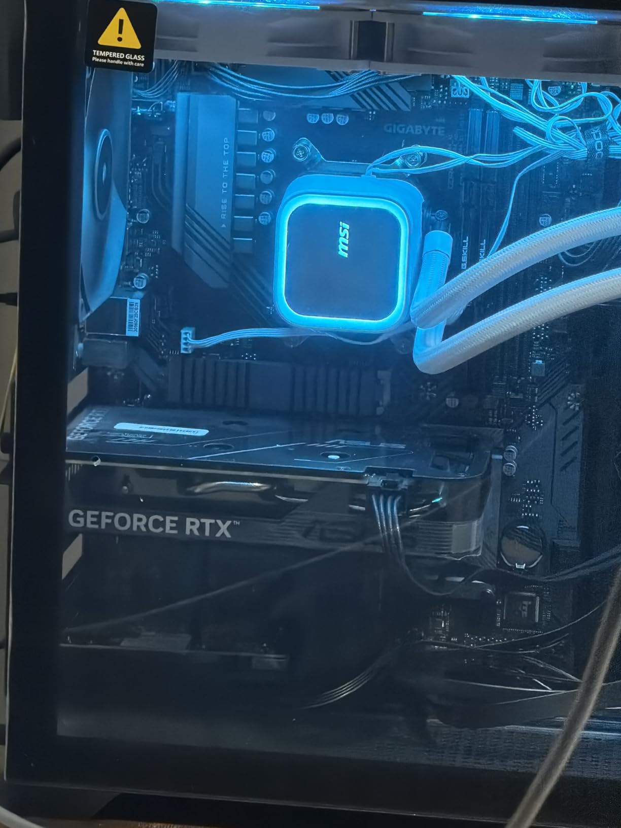 ASUS Dual GeForce RTX 4060 V2 OC Edition (PCIe 4.0, 8GB GDDR6, DLSS 3, HDMI 2.1a, DisplayPort 1.4a, 2-Slot Design, Axial-tech Fan Design, 0dB Technology, and More) (Renewed) customer photo 2
