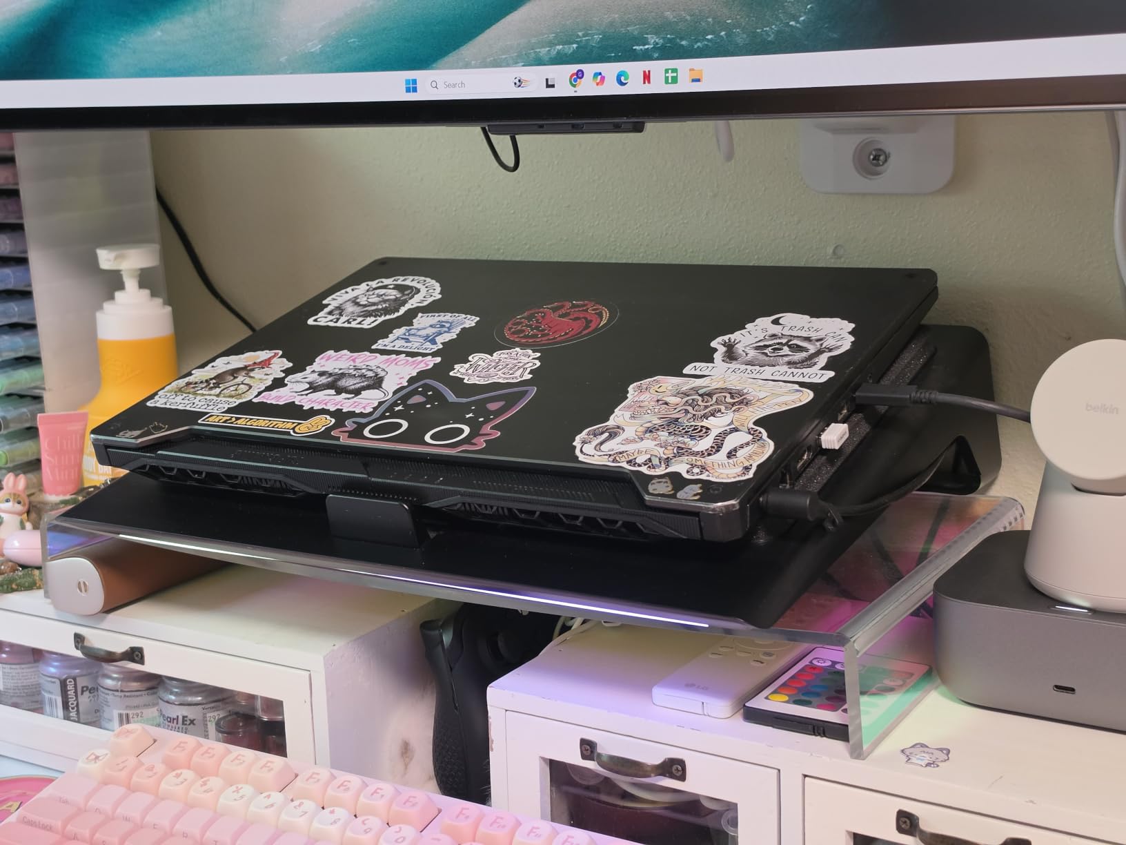 Razer Laptop Cooling Pad: Adaptive Smart - Intelligent Fan Control - Airtight Pressure Chamber - Fits Most Laptops & Macbooks 14