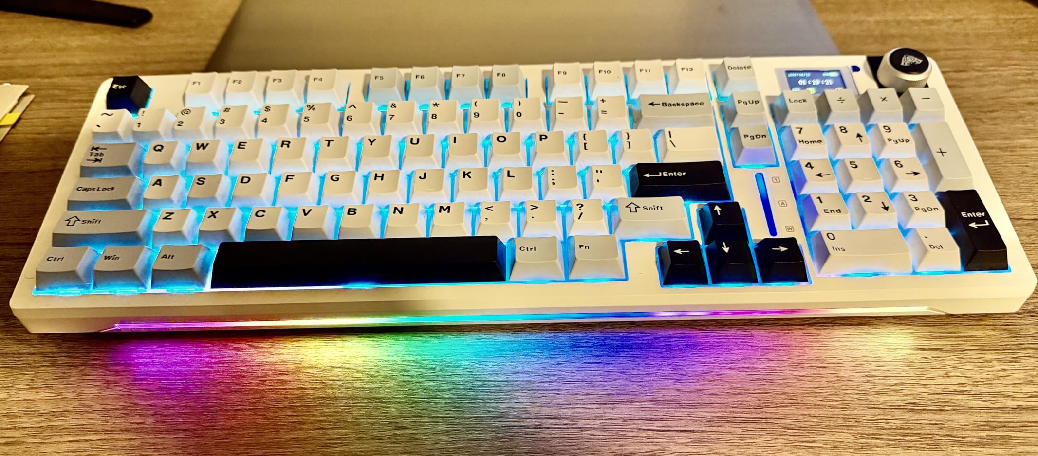 AULA S98 Pro Wireless Mechanical Keyboard with Screen & Knob, 2.4GHz/USB-C/BT5.0 Hot Swappable Creamy Keyboard, Pre-lubed Linear Switches, Side Printed PBT Keycaps, RGB Backlit Gaming Keyboards customer photo 2