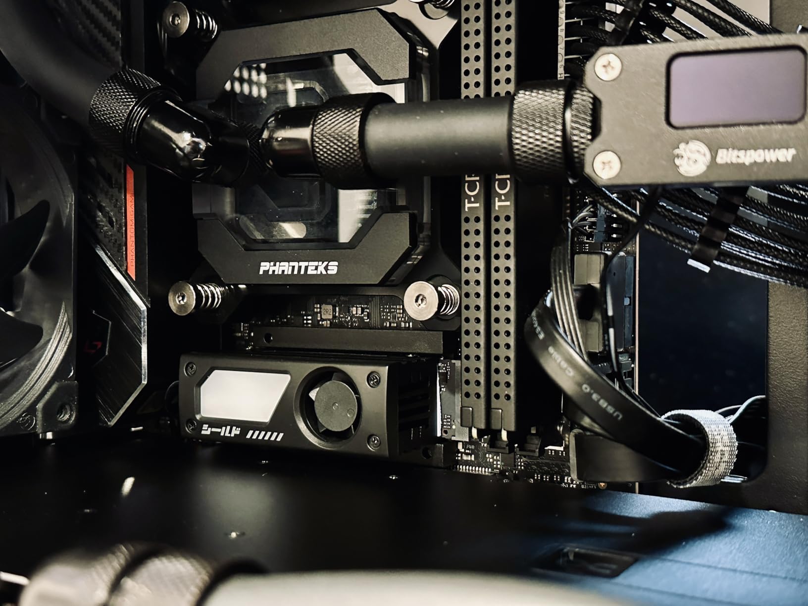EZDIY-FAB Shield ARGB M.2 SSD Heatsink with Build-in 20mm PWM Fan customer photo 1