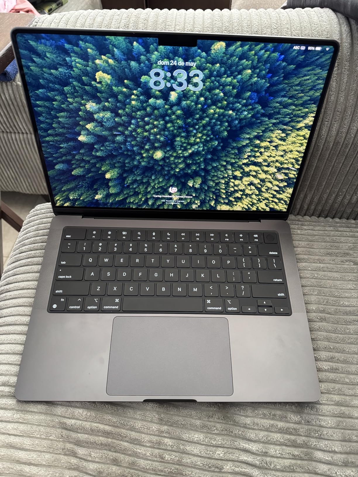 Apple 2024 MacBook Pro with Apple M4 Chip (14-inch, 16GB RAM, 512GB SSD Storage) Space Black (Renewed) customer photo 1