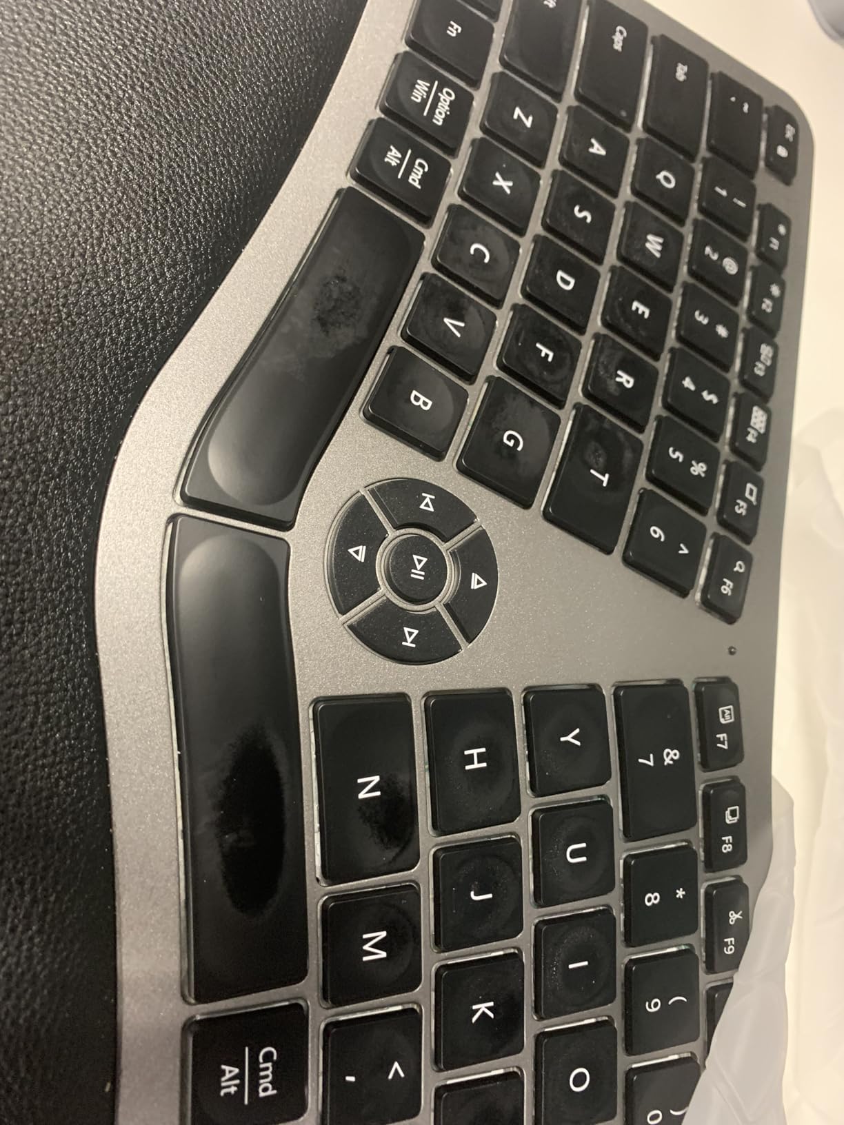 ProtoArc EK01 Plus Backlit Bluetooth Ergonomic Keyboard, Full Size, Split Design, Cushioned Wrist Rest, 3 Devices Bluetooth/2.4G, USB-C Rechargeable customer photo 2