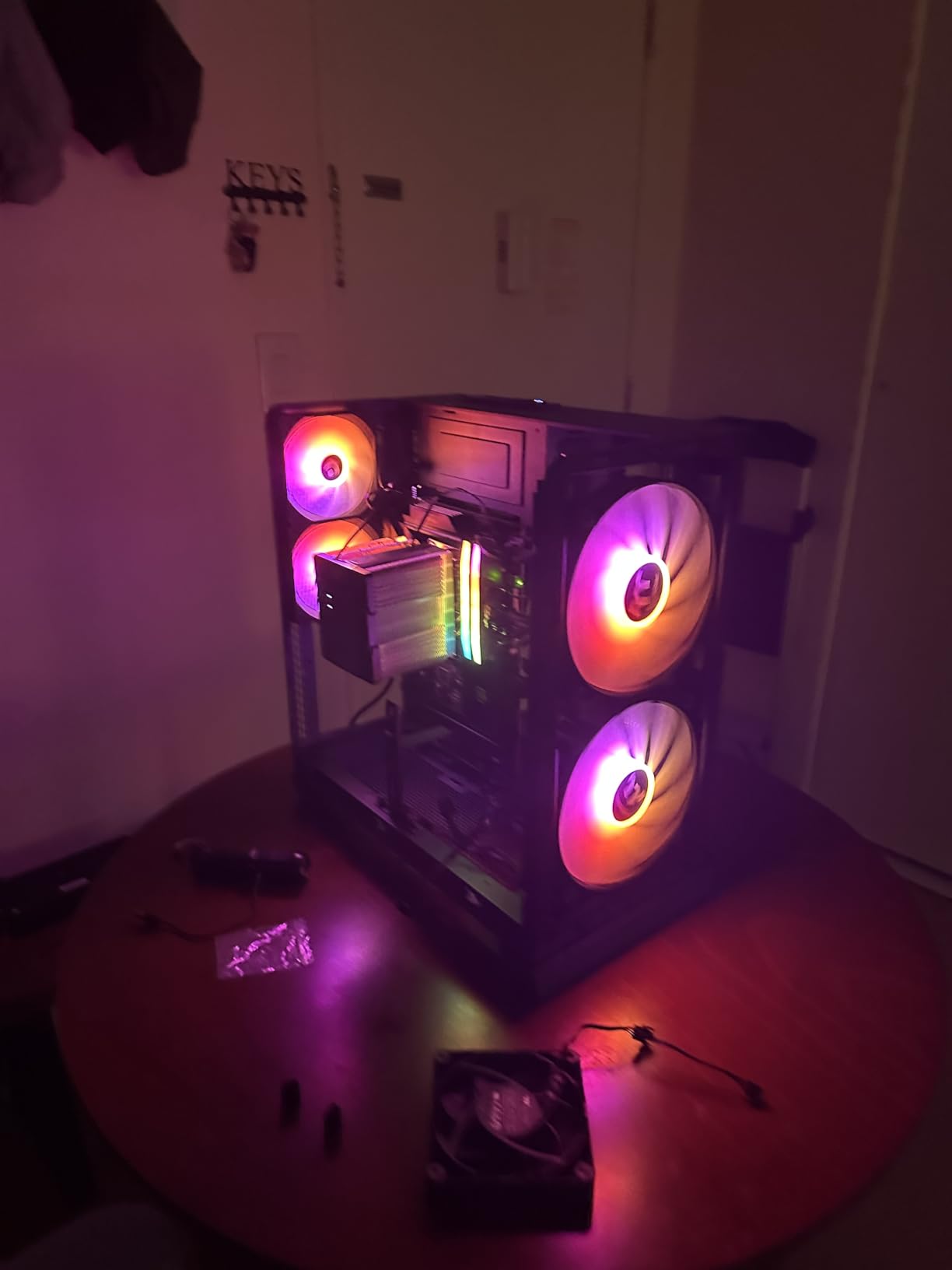 Thermaltake CT200 ARGB PWM Fan Single Pack, PWM Controlled 500~900 rpm, 5V Motherboard Sync, 16.8 Million Color 9 Addressable LEDs, Airflow 131.6 CFM, Hydraulic Bearing, 200mm, Black, CL-F179-PL20SW-A customer photo 2