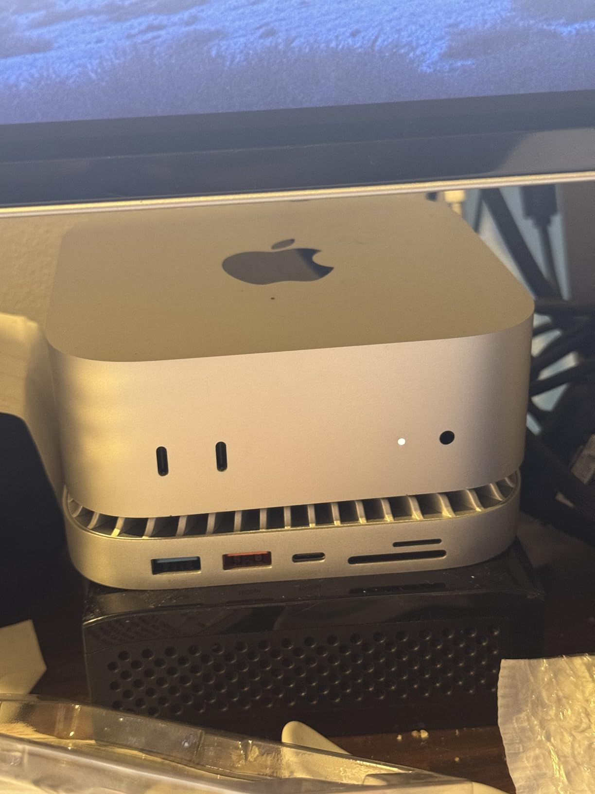 Mac mini M4 Dock, Aluminum Stand and HDMI Hub for Mac mini M4 and M4 Pro 2024 with M.2 NVMe/SATA SSD Enclosure, 4K60Hz HDMI, 10G USB A/C, SD/TF, Audio customer photo 1