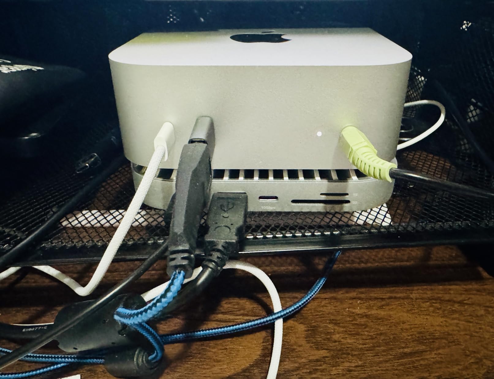 Mac mini M4 Dock, Aluminum Stand and HDMI Hub for Mac mini M4 and M4 Pro 2024 with M.2 NVMe/SATA SSD Enclosure, 4K60Hz HDMI, 10G USB A/C, SD/TF, Audio customer photo 2