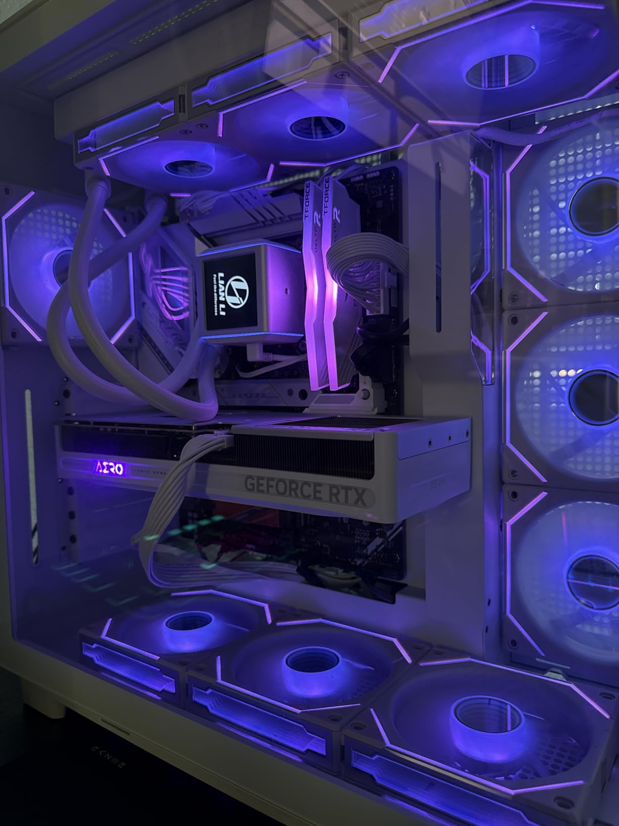 GIGABYTE GeForce RTX 5080 AERO OC SFF 16G Graphics Card, WINDFORCE Cooling System, 16GB 256-bit GDDR7 customer photo 2