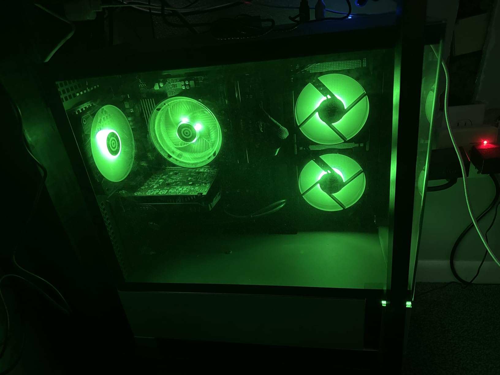 CyberPowerPC Gamer Master - Gaming PC AMD Ryzen 7 8700F GeForce RTX 5060 Ti 8GB (GMA2900A3) customer photo 1