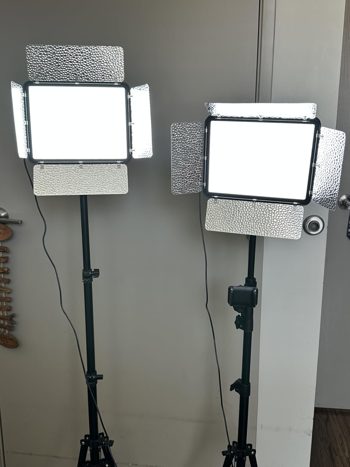 EMART LED Video Light Kit with Phone Holder & Barndoor, 2800-7000K Dimmable Studio Lights for Video Recording, 73'' Height for Live Streaming, YouTube, Vlog, Photography, Content, Podcast, 2-Pack customer photo 1