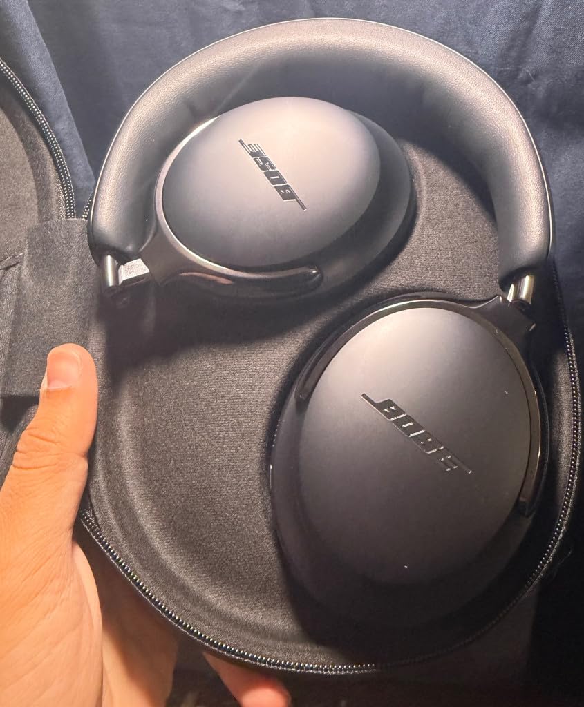 Bose QuietComfort Ultra Bluetooth Headphones (2nd Gen), Wireless Headphones with Spatial Audio, Over Ear Noise Cancelling with Mic, Up to 30 Hours of Play time, Black customer photo 1