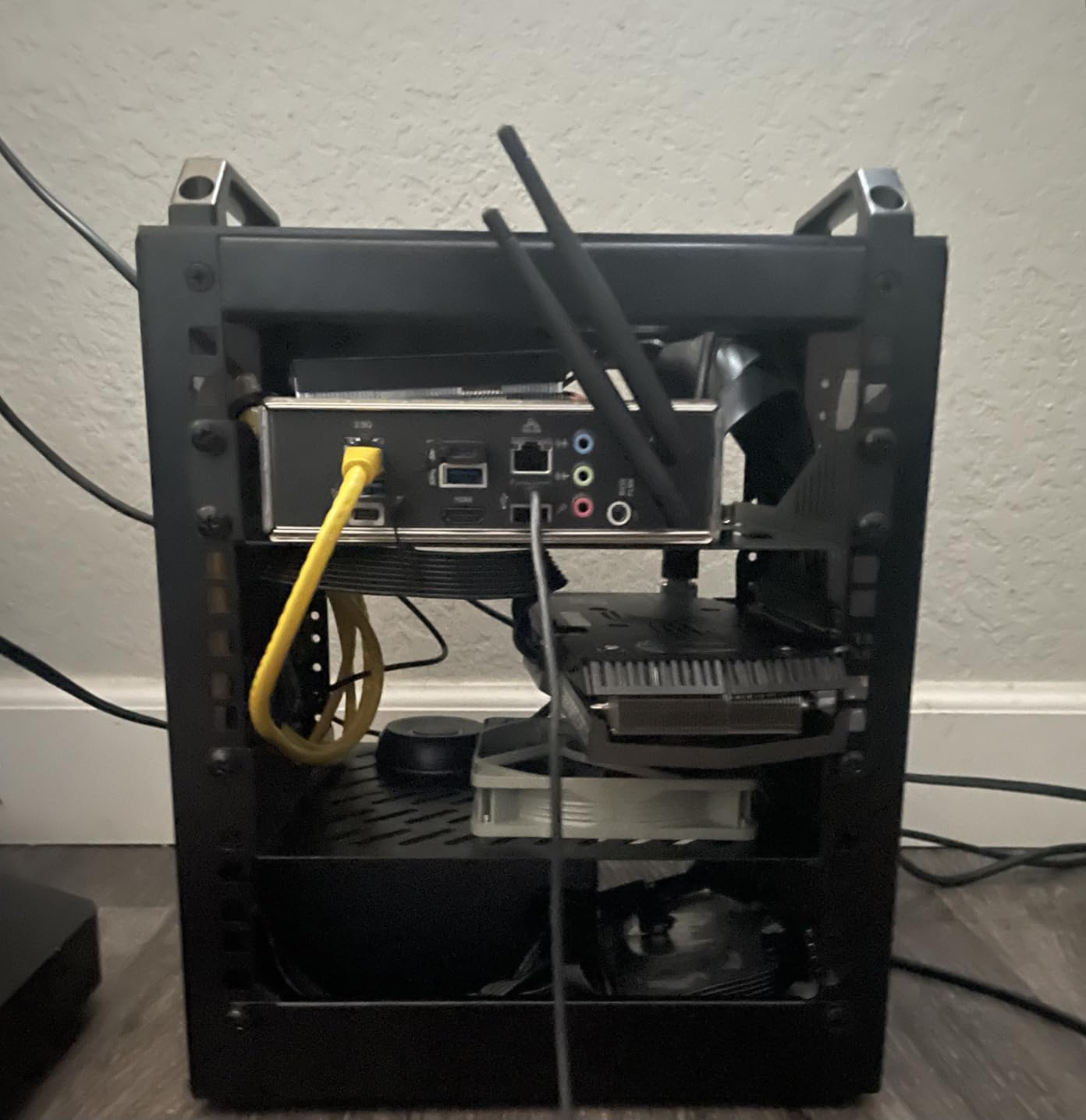 ASRock A620AI WiFi AMD AM5 Mini-ITX Motherboard, Supports AMD Ryzen 9000/8000/7000 Series Processors, DDR5 8200+ (OC), PCIe 4.0, Dual LAN, WiFi 6E, 8+2+1 Power Phase customer photo 1