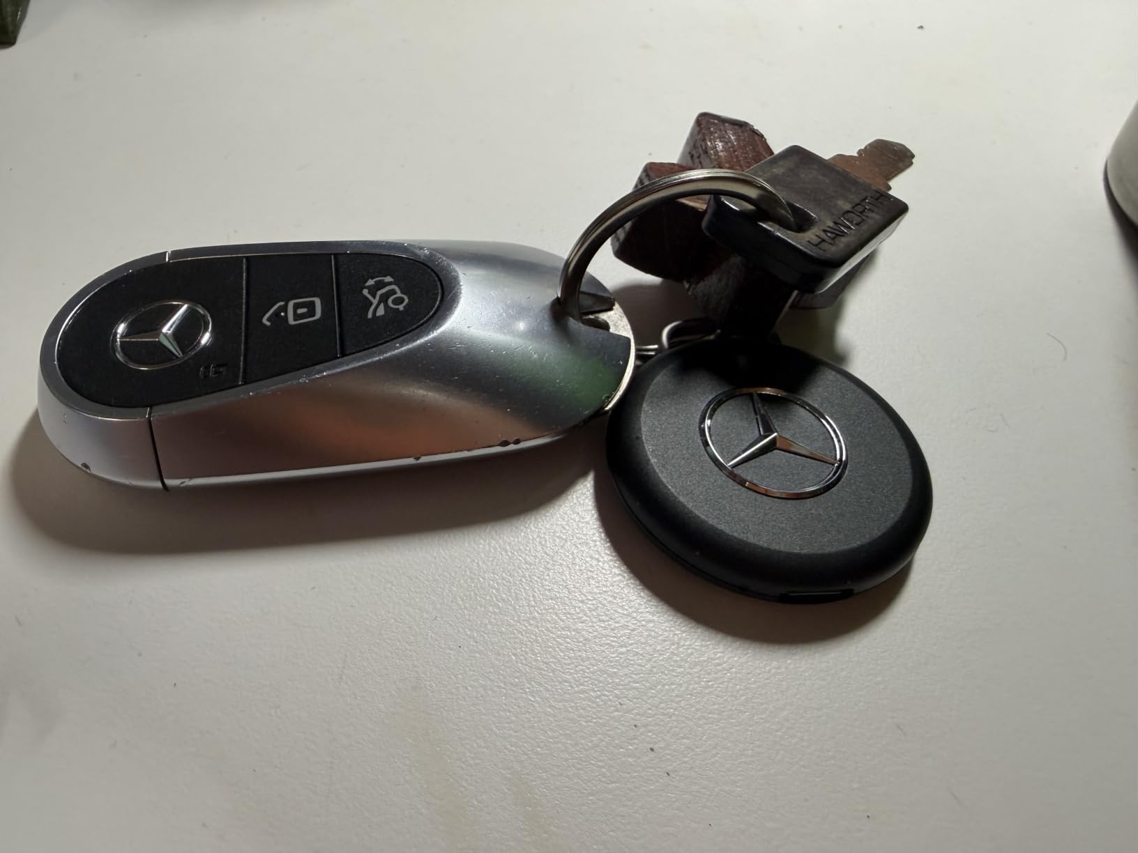 Loop - Rechargeable Bluetooth Tracker for Key and Pocket Location | Compatible with Apple or Google, Call Your Phone & Out of Range Alerts for Android (Charcoal) customer photo 2
