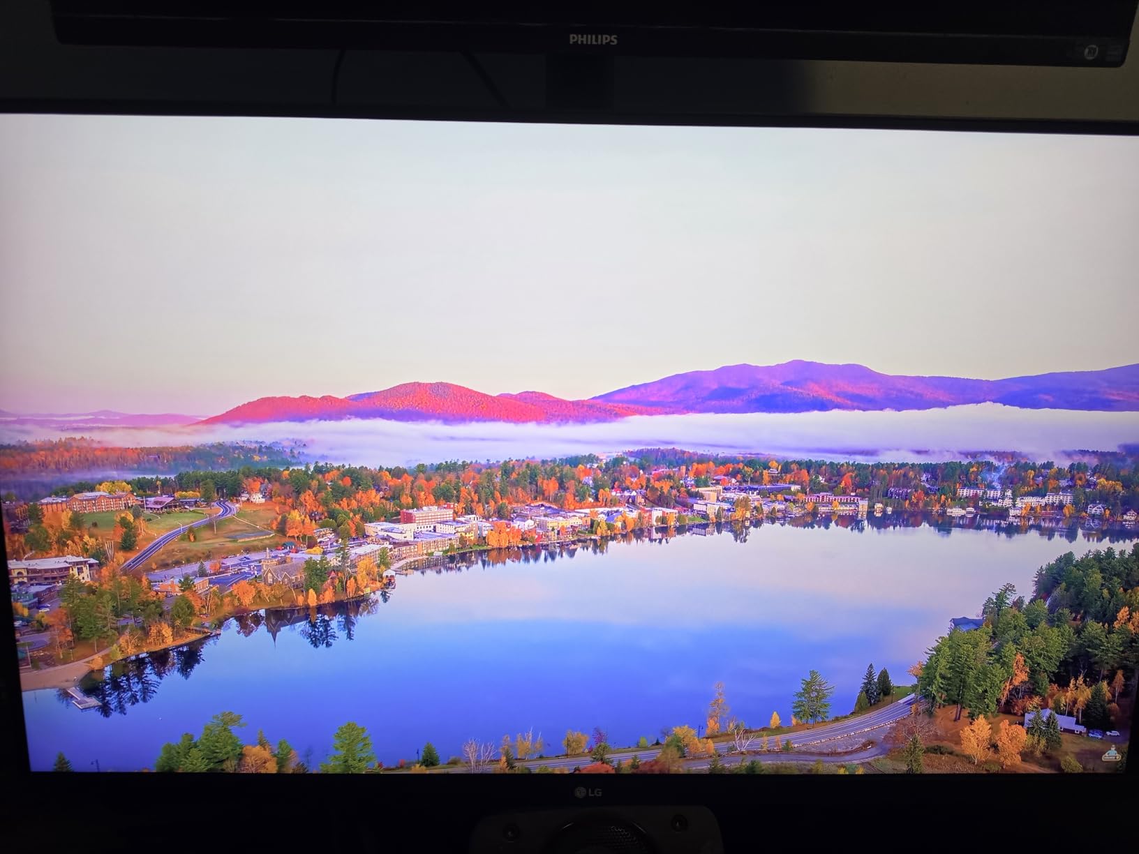 LG 32UR550K-B 32-inch Ultrafine 4K UHD (3840 x 2160) Computer Monitor, HDR10, 60Hz, HDMI, DisplayPort, Tilt/Height/Pivot Adjustable Stand, Black | 31.5in 4K UHD Va Monitor, Dci-P3 90% customer photo 1