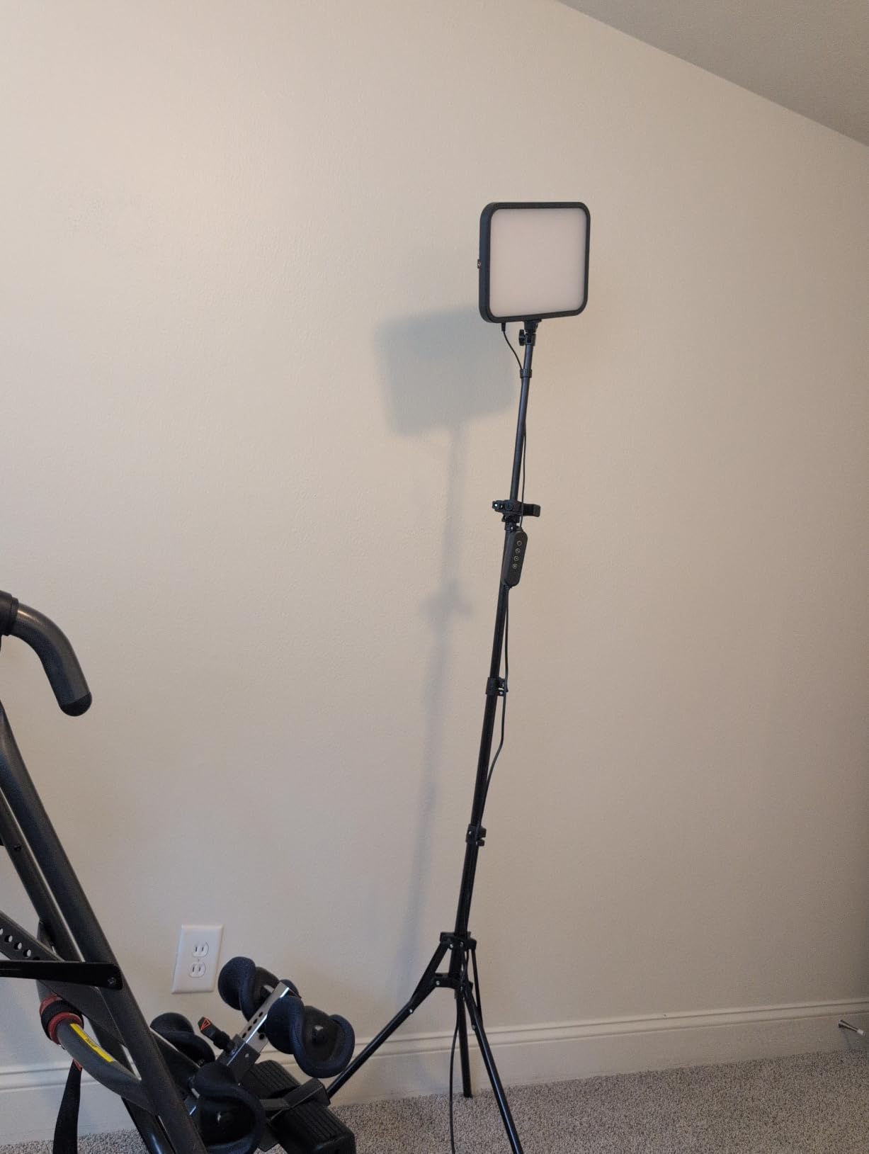 UBeesize 2-Pack LED Video Light Kit, 3000-6500K Dimmable Photography Studio Lights with Tripod Stand & Phone Holder, Video Recording & Streaming Lighting for Makeup, Gaming, YouTube customer photo 1