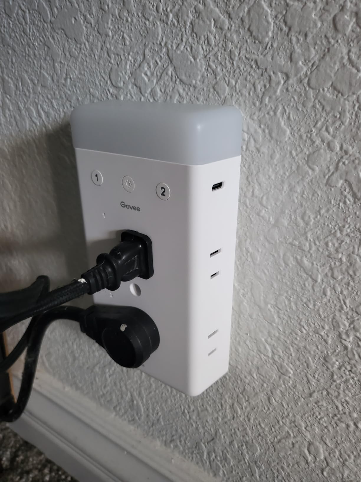 Govee Smart Plug Outlet Extender, 3-Sided Smart Power Strips with 2 Smart Outlets & 2 USB Ports with RGB Night Light, APP & Voice Control, Surge & Overload Protection for Home Office customer photo 1