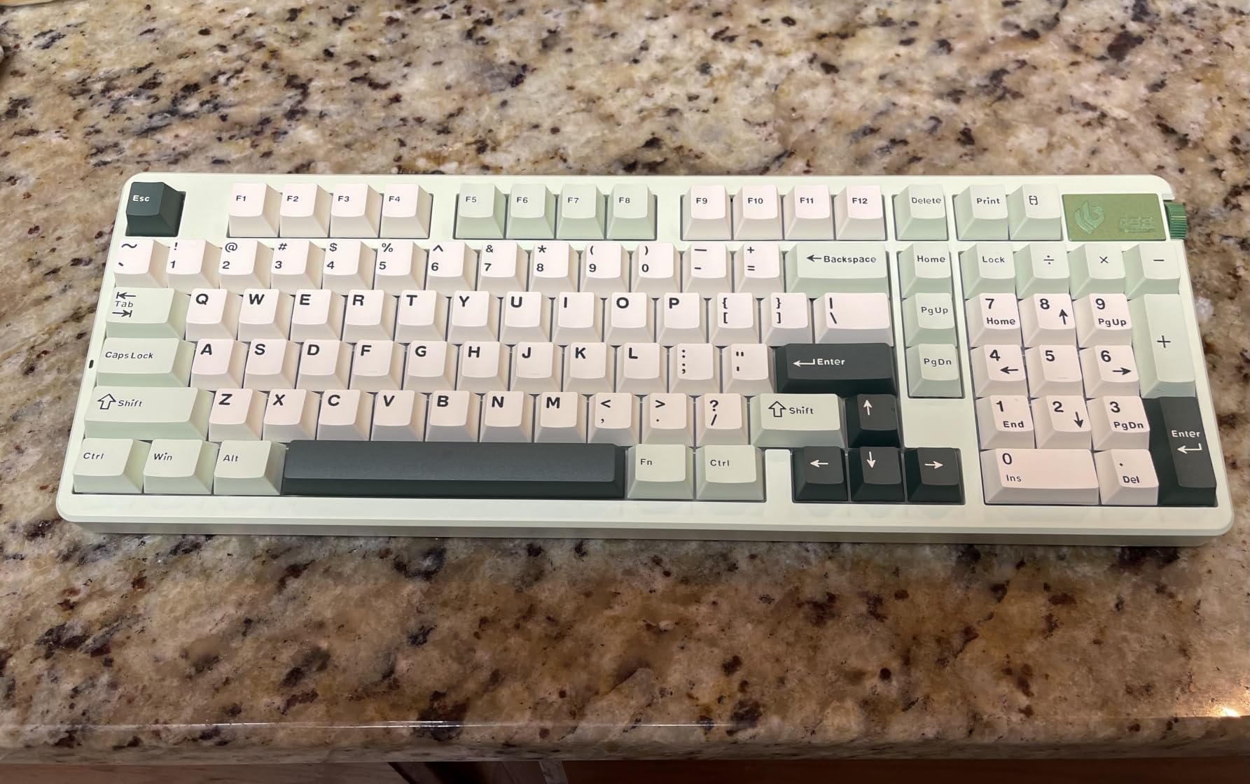 CORBOBO LEOBOG A98-96% Mechanical Keyboard Wireless, Tri-Mode BT5.0/2.4GHz/USB-C, Creamy Keyboard with Number Pad, Gasket Structure Hot Swappable, RGB Backlit Green Gaming Keyboards with Knob for PC customer photo 2
