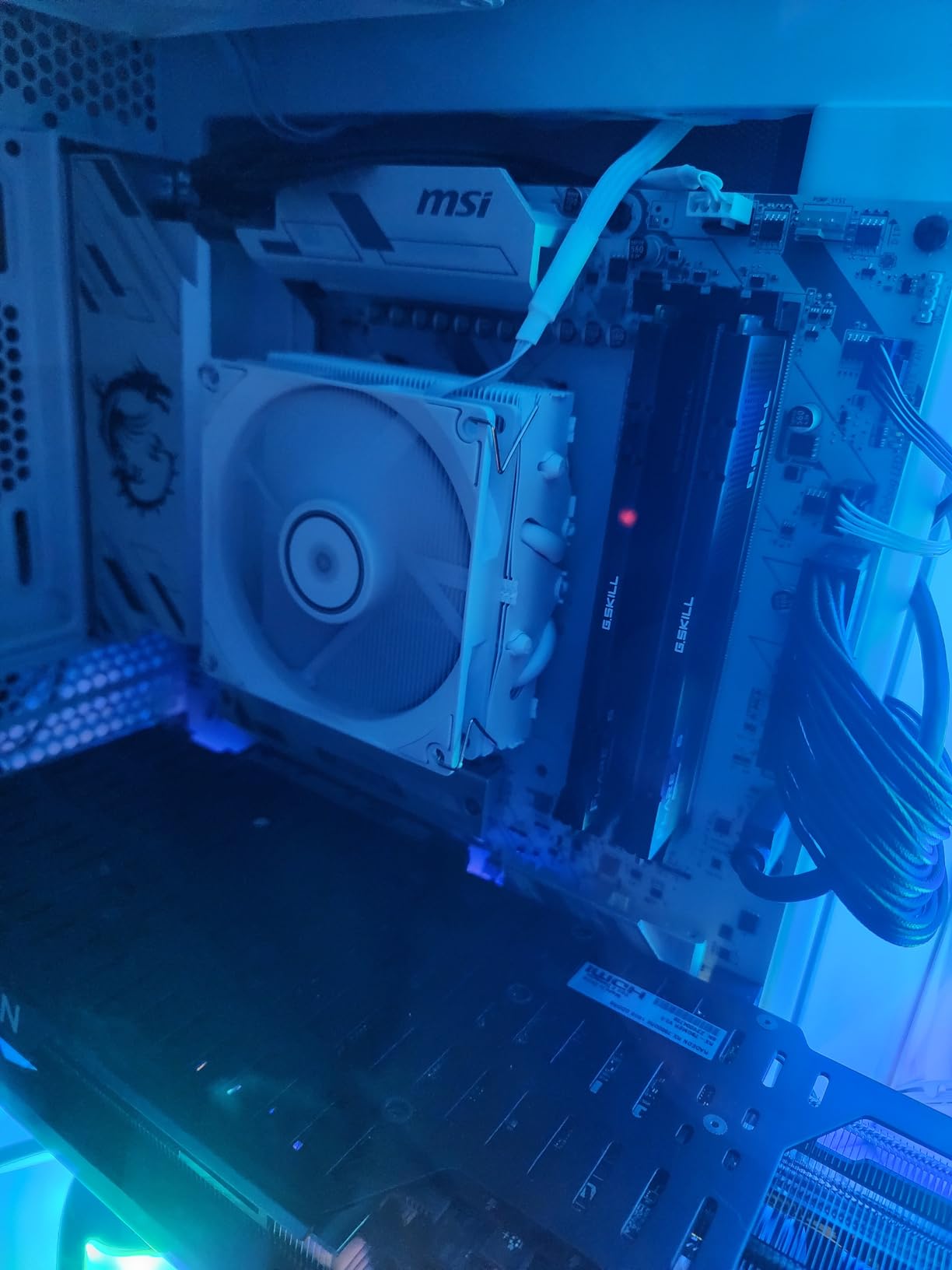 MSI B850 Gaming Plus WIFI6E Motherboard, ATX - Supports AMD Ryzen 9000/8000 / 7000 Processors, AM5 - DDR5 Memory Boost 8200+ MT/s (OC), PCIe 4.0 x16, M.2 Gen5, Wi-Fi 6E, 2.5G LAN customer photo 2