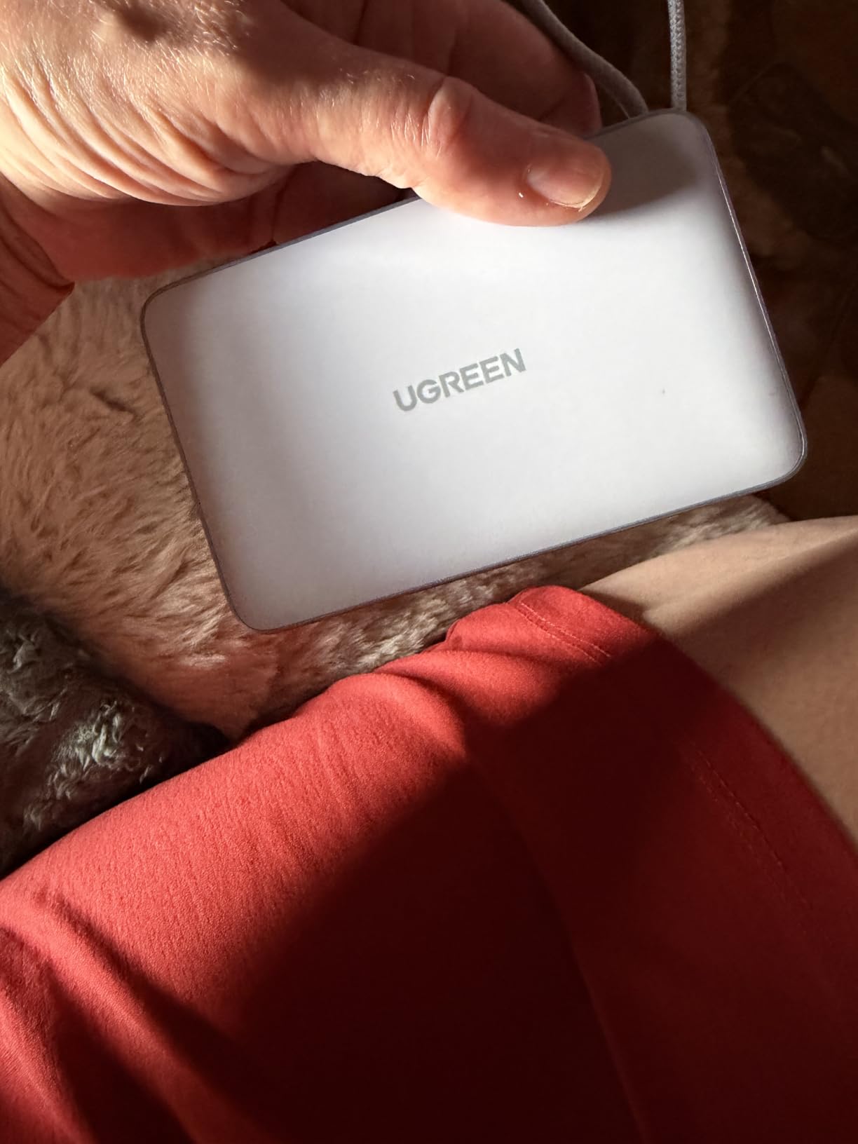 UGREEN MagFlow 10000mAh Qi2 25W Wireless Power Bank Built-in Cable | Qi2 25W wireless, built-in cable, 30W PD wired. MagSafe compatible. White for iPhone 17/12 customer photo 2