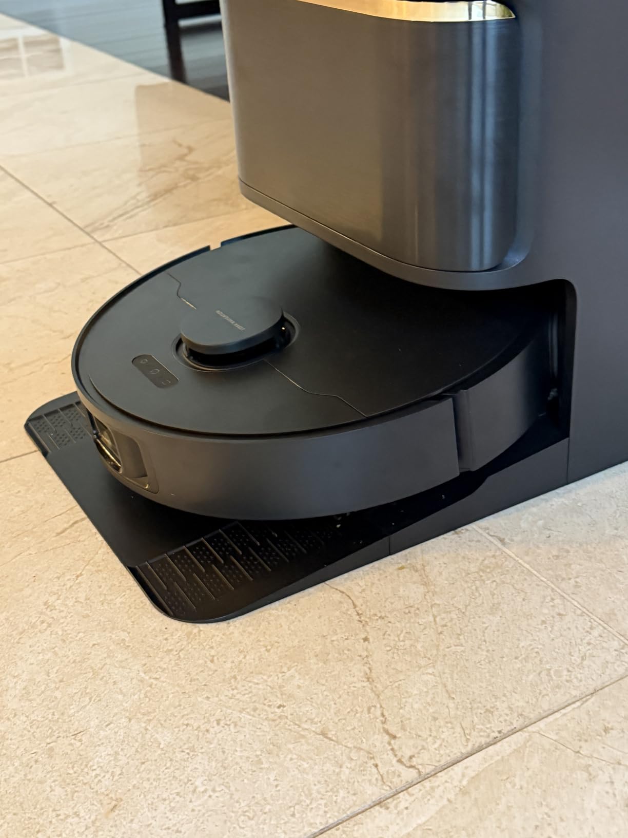 DREAME L60 Ultra FE Robot Vacuum and Mop, Auto-Empty and 100℃ Self-Cleaning Mop, 30,000Pa Suction, Obstacle Avoidance and 360° Navigation, Corner to Edge Deep Cleaning, TriCut Brush, White customer photo 2