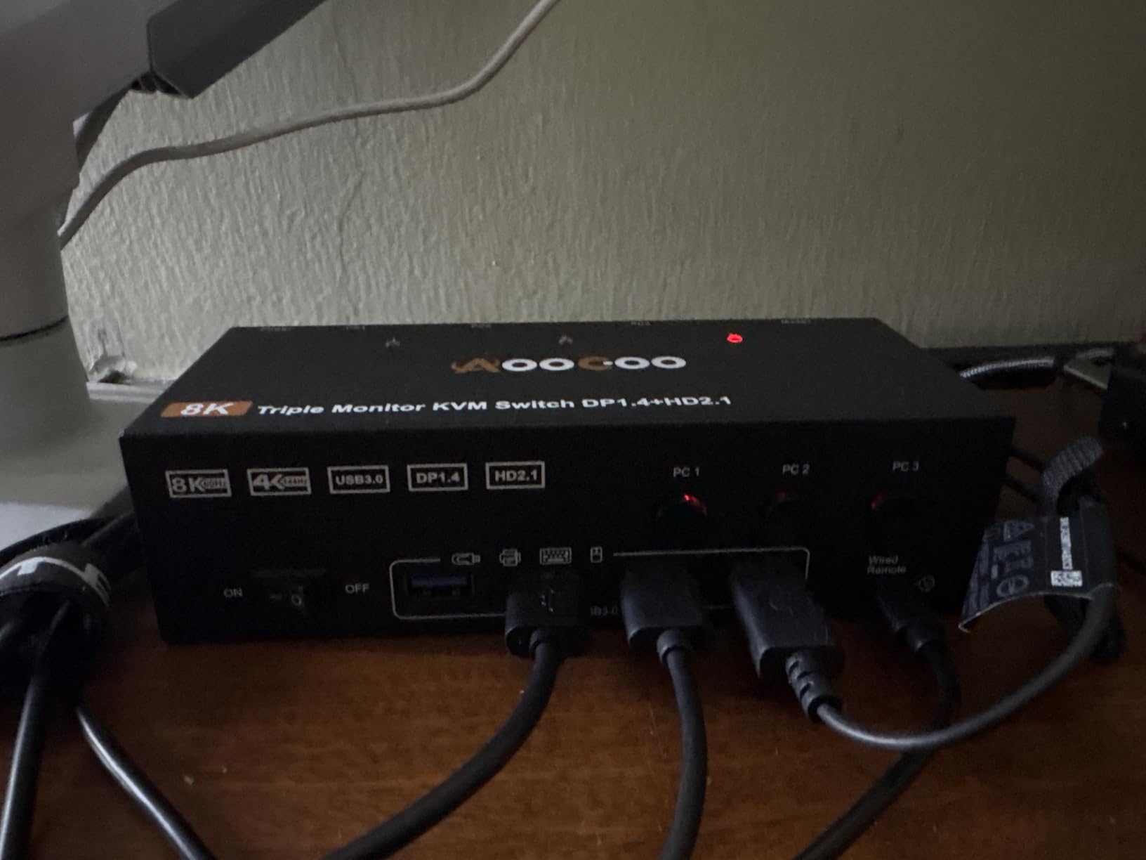 8K@60Hz HDMI Displayport KVM Switch 3 Monitors 3 Computers 4K@144Hz Triple Monitor KVM Switches with USB 3.0 Port, Wired Remote, Power Adapter and USB3.0 Cables customer photo 1