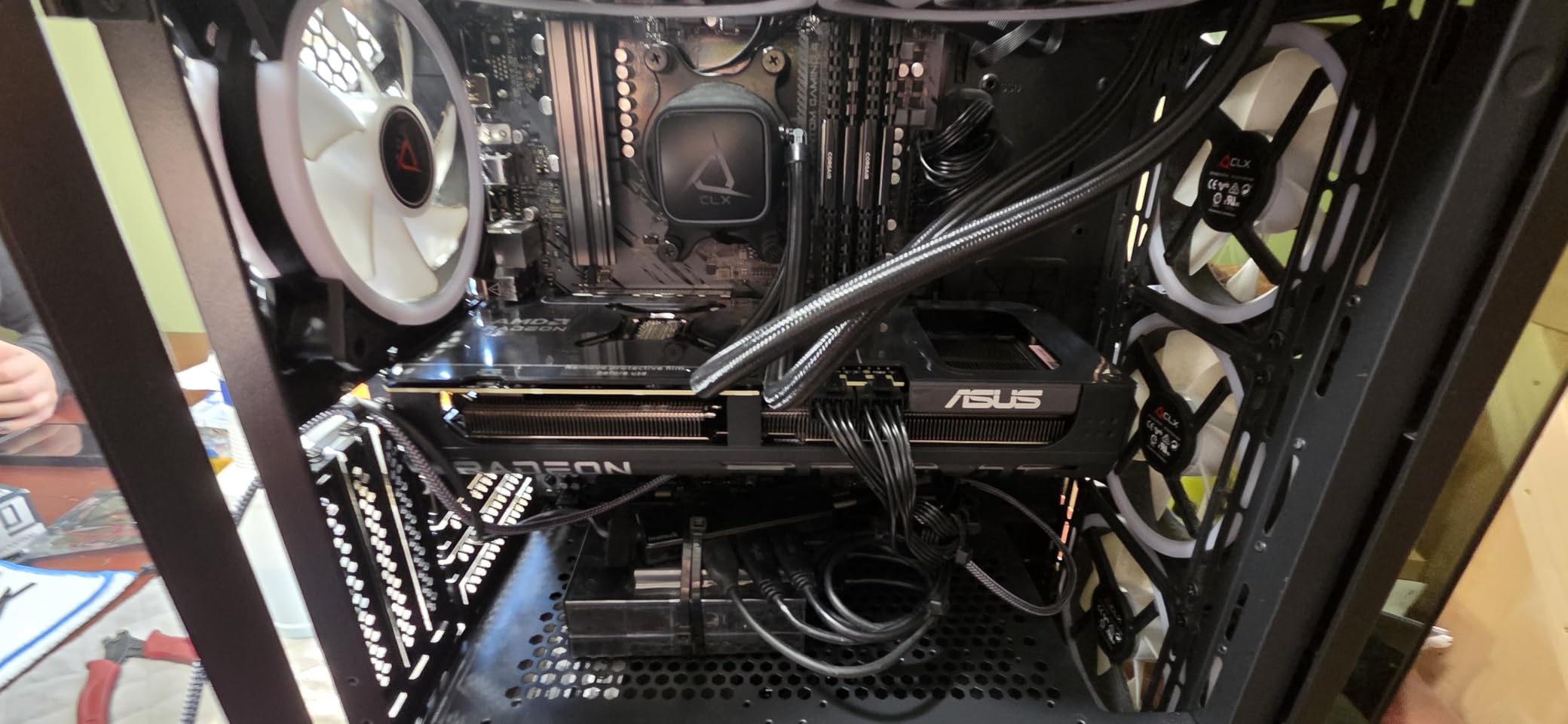 ASUS Prime Radeon RX 9070 GRE EVO OC Edition Graphics Card (PCIe 5.0, HDMI/DP 2.1, 2.5-Slot Design, axial-tech Fans, Dual Ball Fan Bearings, Dual BIOS, GPU Guard) customer photo 2