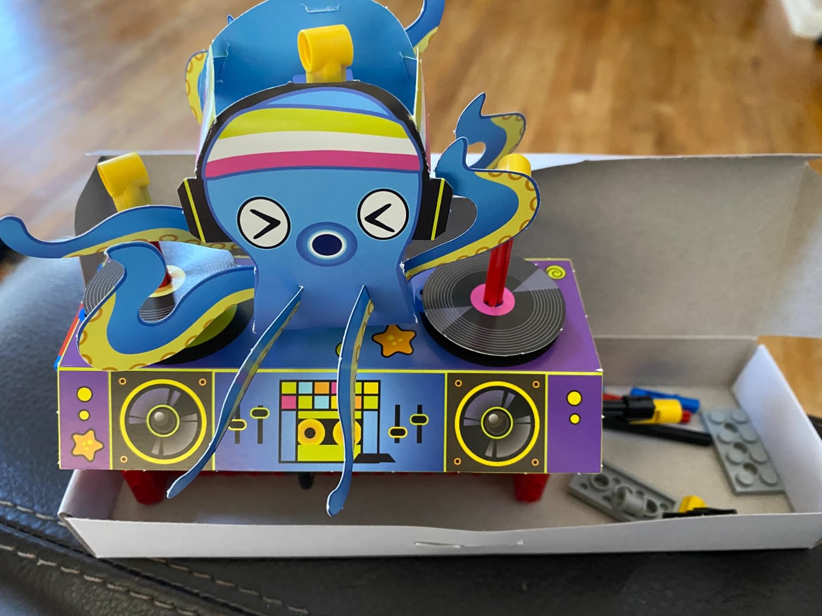 Klutz Lego Gear Bots Science/STEM Activity Kit for 8-12 years customer photo 1