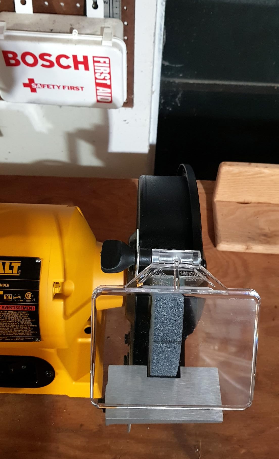 DEWALT DW758 8-Inch Bench Grinder customer photo 1