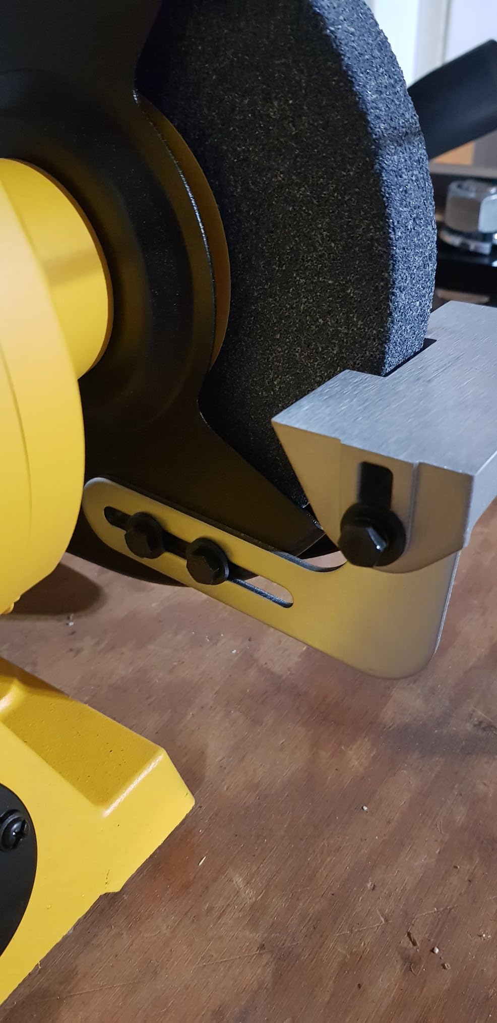DEWALT DW758 8-Inch Bench Grinder customer photo 2