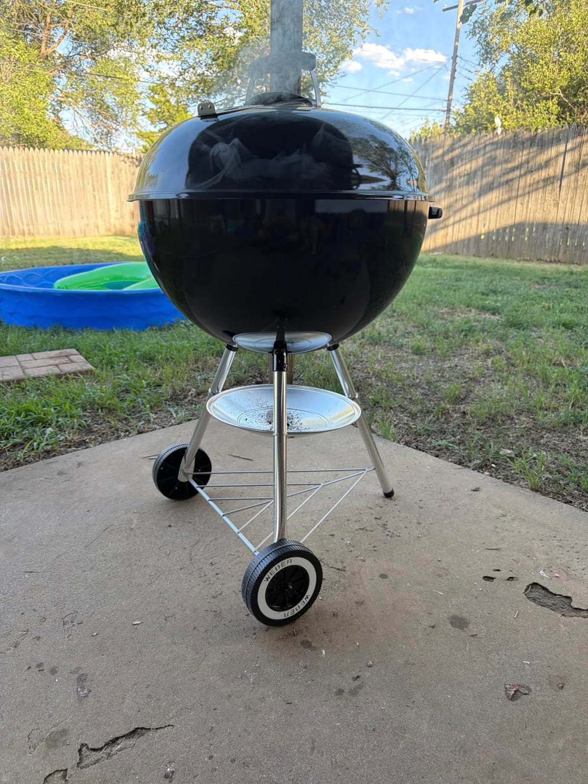 Weber Original Kettle Charcoal Grill, 22-Inch, Black customer photo 1